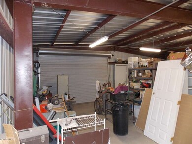 garage inside 2