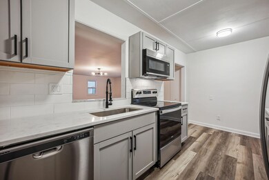 16-web-or-mls-250-n-kellner-rd