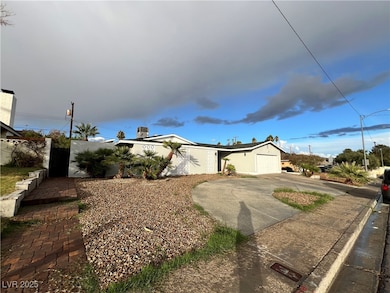 3140 Hebard Dr, Las Vegas, NV 89121 - photo 7