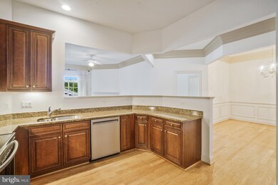7871 Rolling Woods Ct unit 1402, Springfield, VA 22152 - photo 4