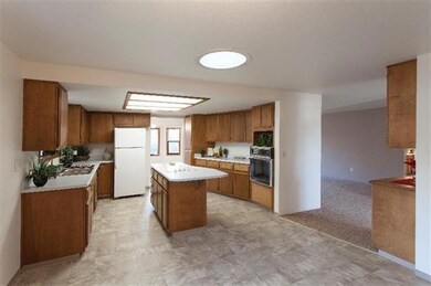 2478 Pinebrook Cir, Medford, OR 97504 - photo 2