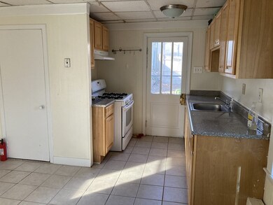 114 Franklin St unit 2, Stoneham, MA 02180 - photo 3