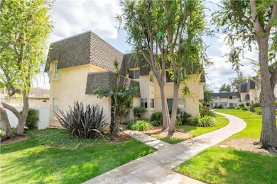 19036 Kittridge St unit 1, Reseda, CA 91335 - photo 2