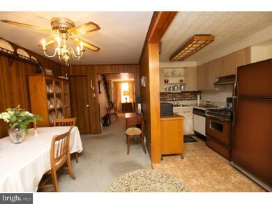 811 Surrey Ln, Glenolden, PA 19036 - photo 7