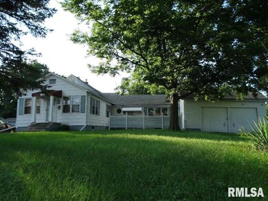 2912 Hobson Ave, Davenport, IA 52802 - photo 2
