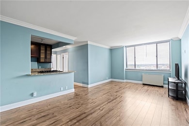 The Manhattan unit 11 T, Kansas City, MO 64106 - photo 2