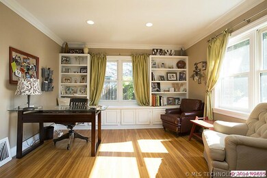 Classic double crown molding and wide baseboards e