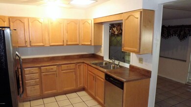 10866 W Santa fe Dr, Sun City, AZ 85351 - photo 2