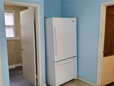 244 Irving Rd, Warwick, RI 02888 - photo 4