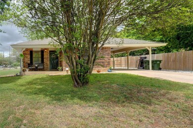 201 E 7th St, Springtown, TX 76082 - photo 2