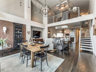 Open concept design with over 2.300 sq/ft.  Lots o
