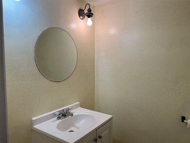 5788 Maple Hill Dr, Houston, TX 77088 - photo 7