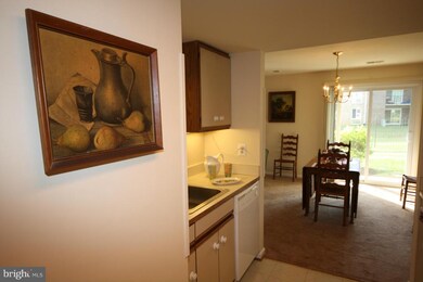 12945 Grays Pointe Rd unit A, Fairfax, VA 22033 - photo 3