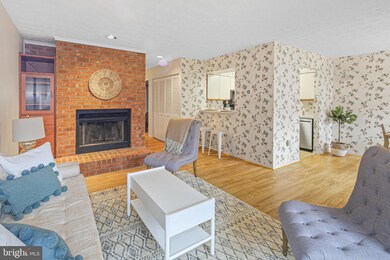 7585 Weather Worn Way unit B, Columbia, MD 21046 - photo 4