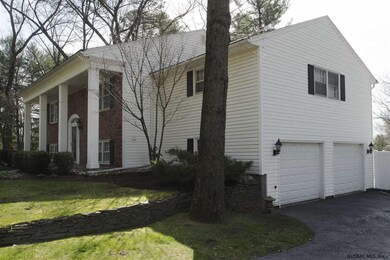 11 Graffunder Dr, Albany, NY 12204 - photo 3