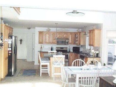 5 Everett St, South Dartmouth, MA 02748 - photo 5