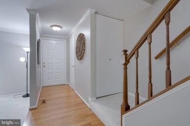 10116 Walnut Wood Ct, Burke, VA 22015 - photo 6