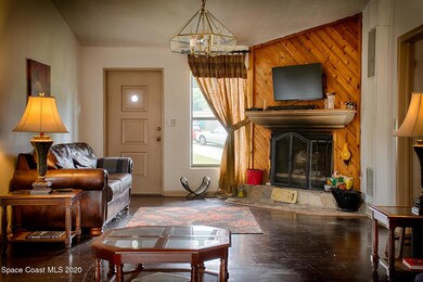 Living Room (2)
