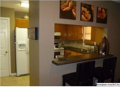 Kitchen and Breakfast Bar