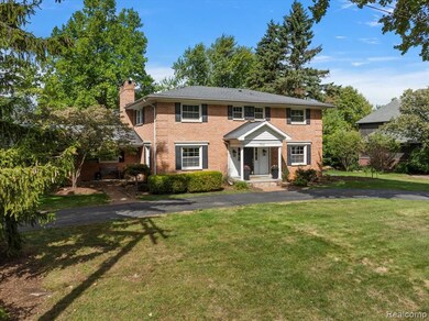 3340 Kernway Dr, Bloomfield Hills, MI 48304 - photo 2