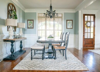 Open 2 story foyer