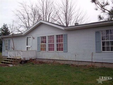 1023 E Campbell St, Warren, IN 46792 - photo 2