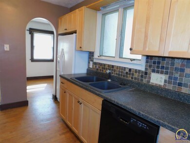1409 SW Campbell Ave, Topeka, KS 66604 - photo 7