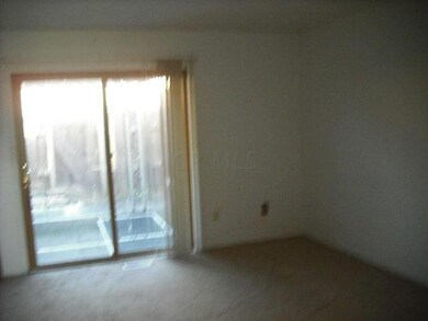 LIVING ROOM.jpg