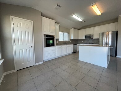 3331 Legends Creek Dr, Spring, TX 77386 - photo 2