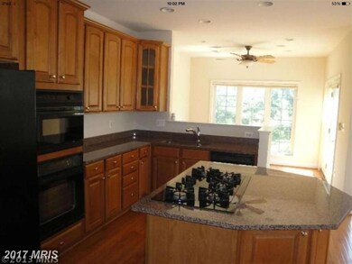9963 Cyrandall Dr, Oakton, VA 22124 - photo 3