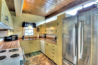 212 Magnolia Ave, Saint Simons Island, GA 31522 - photo 5