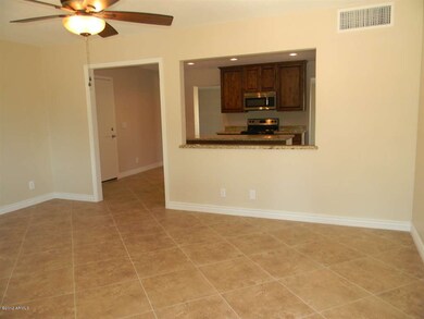 Entry/Livingroom
