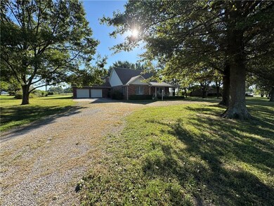 787 SW 20th St, Columbus, KS 66725 - photo 2