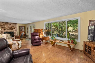 3211RiverbanksRd-007