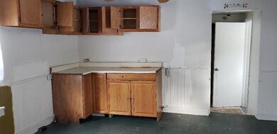 69 Chapman Ave, Auburn, NY 13021 - photo 4