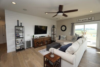 311 Mackenzie Ct, Blanchester, OH 45107 - photo 5