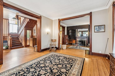 6-web-or-mls-7249 - 331 S 8th St_006