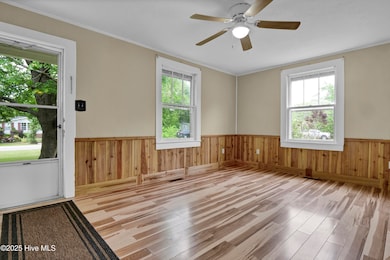 P1544940