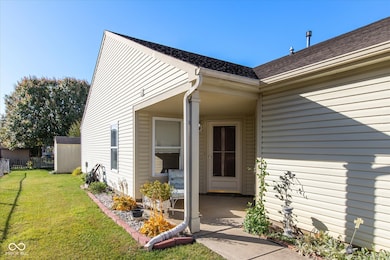 1421 Lavender Dr, Greenfield, IN 46140 - photo 2