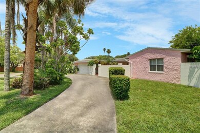 Driveway entrance from W. Davis Blvd