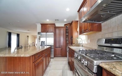 22 Belfield Ave, Staten Island, NY 10312 - photo 4