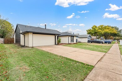 4809 Trailwood Dr, Grand Prairie, TX 75052 - photo 4