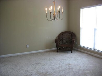 Huge Dining Room, Very Spacious!