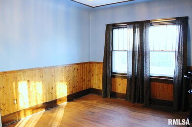 921 N Pine St, Davenport, IA 52804 - photo 7