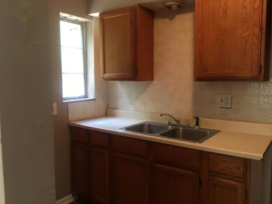 857 Regina Ct unit B, Columbus, OH 43204 - photo 6