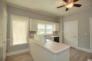 817 N Marquette St, Davenport, IA 52802 - photo 7