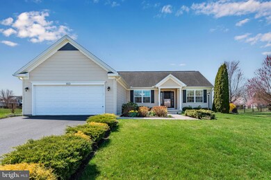 663 Franklin Square Dr unit 63, Chambersburg, PA 17201 - photo 2