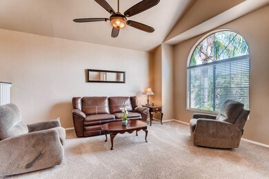 1230 S Harrington Street-large-005-2-Liv