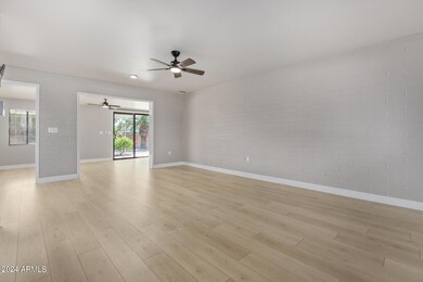 9908 W Crosby Cir N, Sun City, AZ 85351 - photo 6