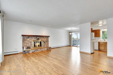 Living & kitchen
